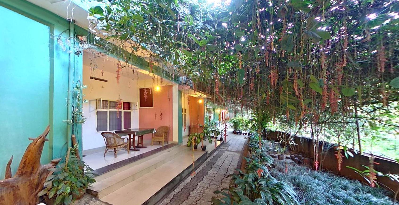 カルペッタ Wayanad Royal Stream Bed & Breakfast エクステリア 写真